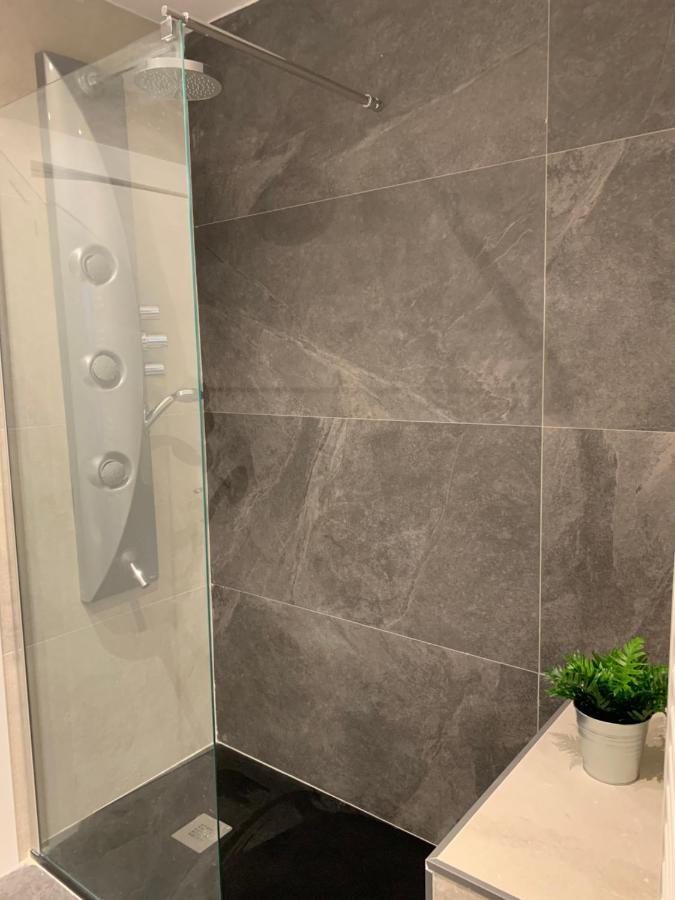 Apartamentos Santullano 1 Oviedo Exteriör bild